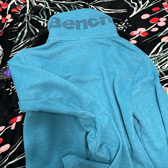 Woman’s bench zip up S - Picture 4 of 5